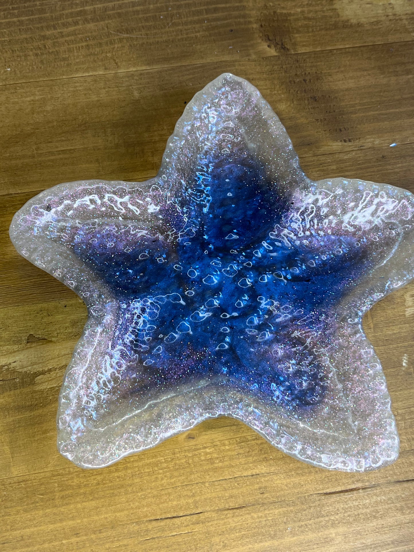 Seestern-Tablett in Blau und Gold, Ozean-inspirierte Dekoration, Schmuckschale aus Harz, Akzent für maritimes Zuhause