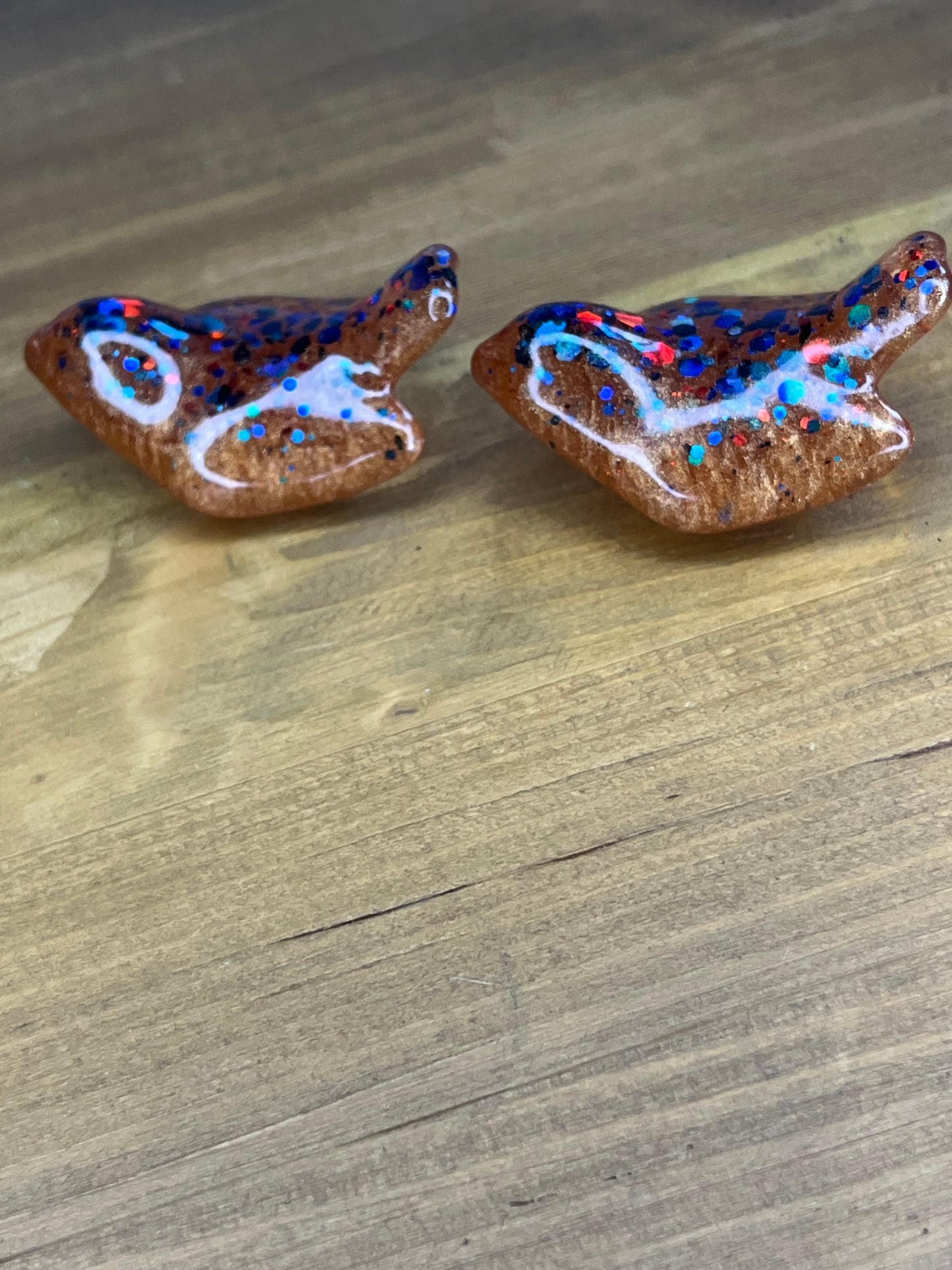 Red Speckled Resin Birds, Handmade Collectable Figurines, Decorative Craft Avians,