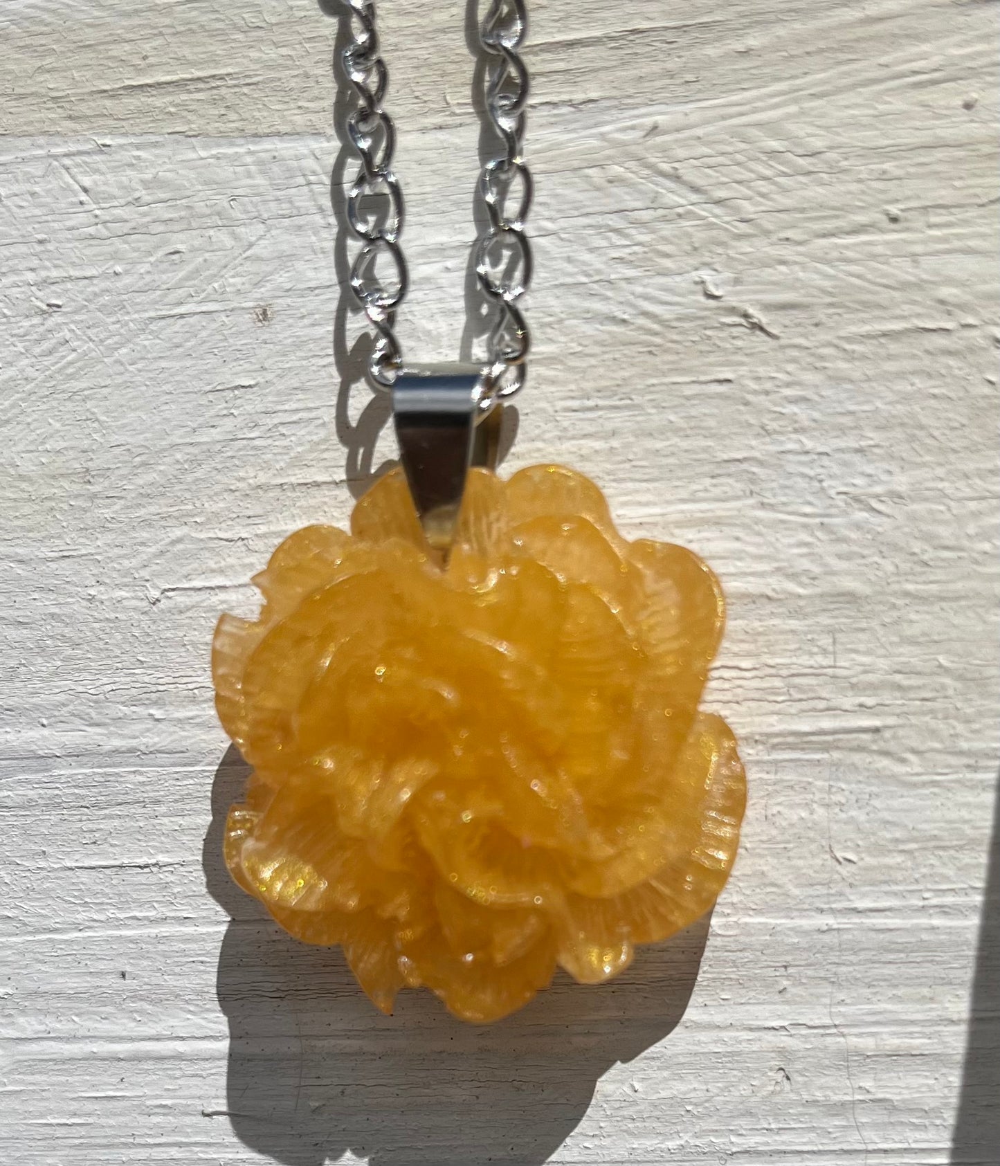 Light gold rose necklace, gold rose necklace, gold resin necklace, wedding jewellery, bridesmaid gift, gifts for her