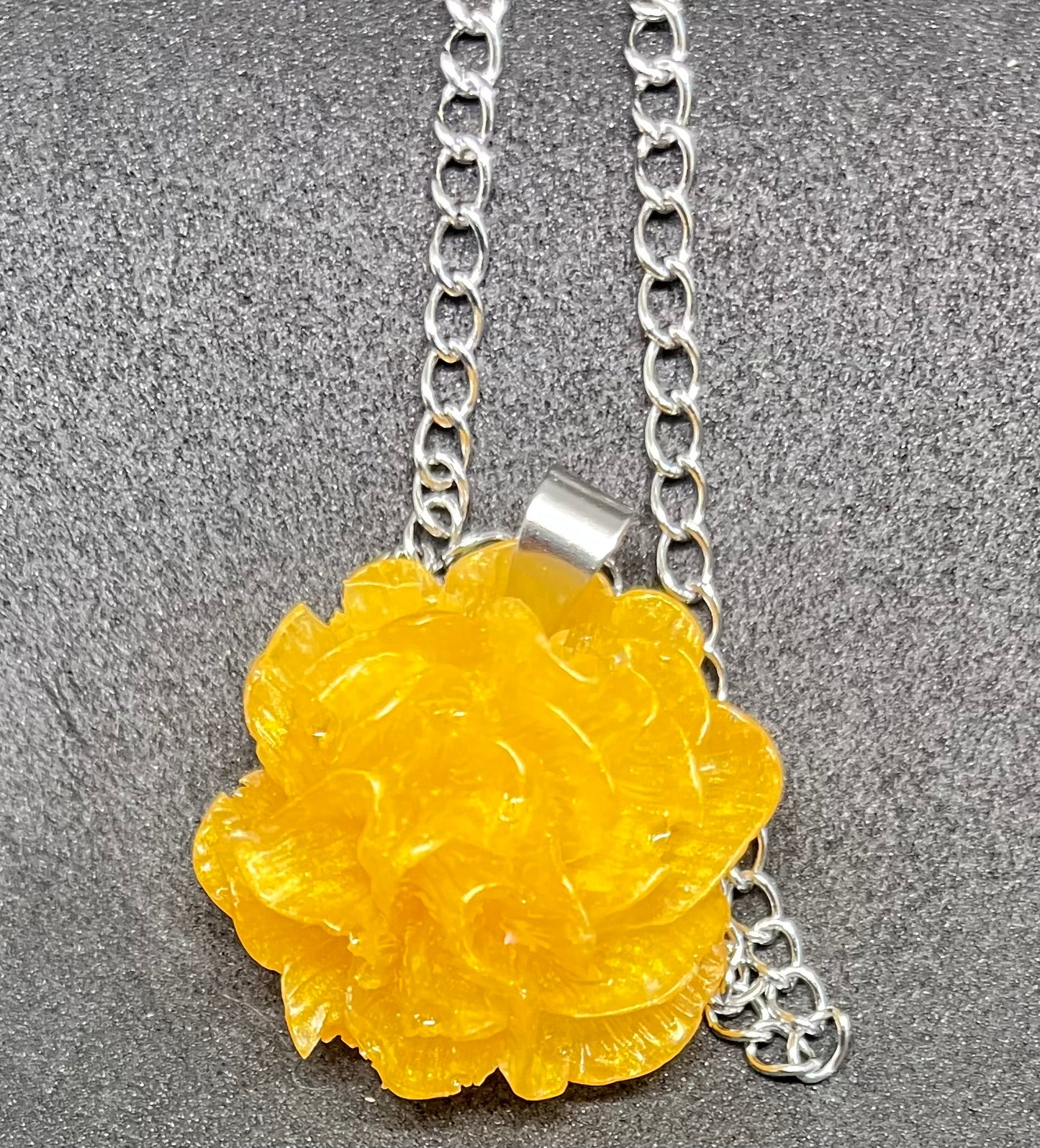 Light gold rose necklace, gold rose necklace, gold resin necklace, wedding jewellery, bridesmaid gift, gifts for her