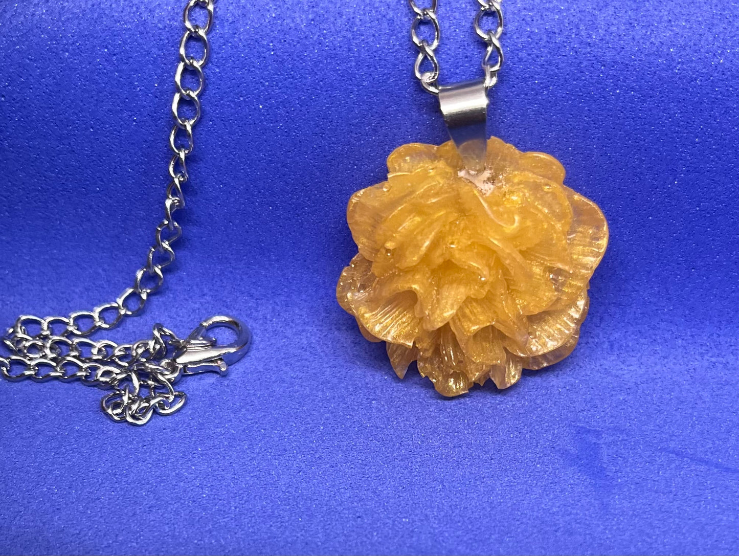 Light gold rose necklace, gold rose necklace, gold resin necklace, wedding jewellery, bridesmaid gift, gifts for her