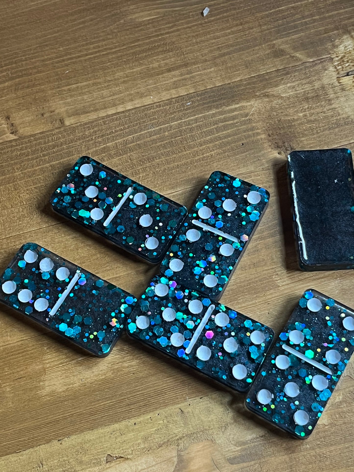 Green Resin Domino Set, Glitter Dominoes, Handmade Lightweight Game Tiles, Organza Bag Packaging