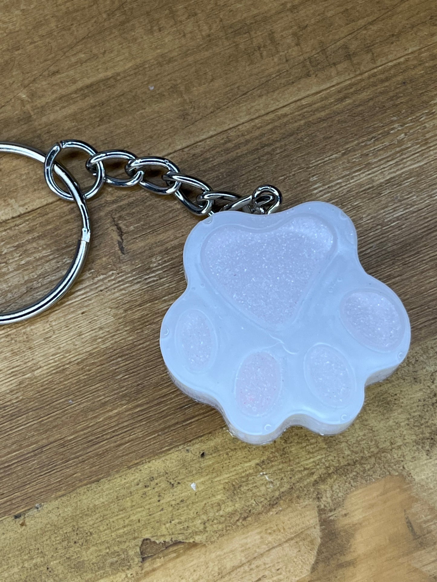 Resin Paw Print Keyring Dog Lover Gift – Handmade Unique Accessory for Keys, Gift for Pet Owners