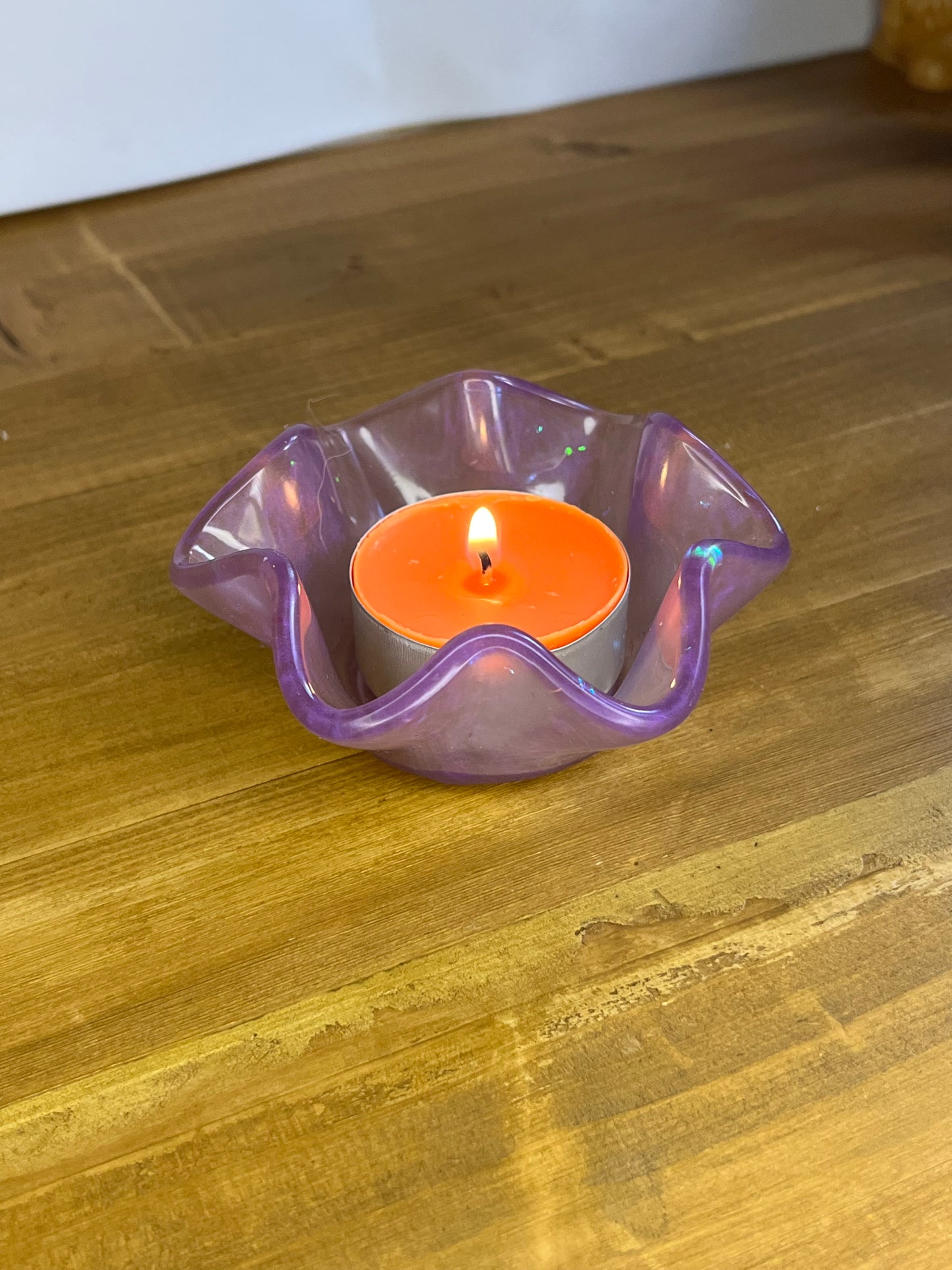 purple t light holder