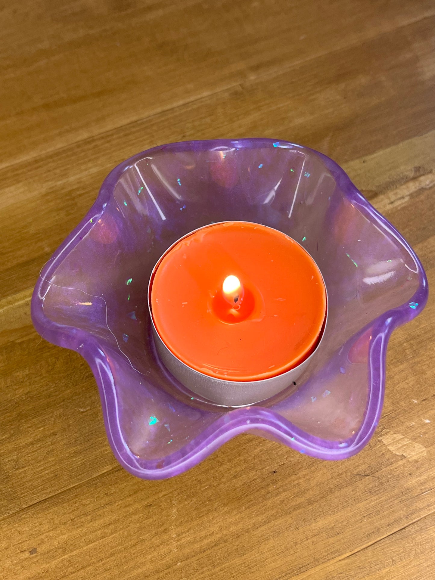 purple t light holder