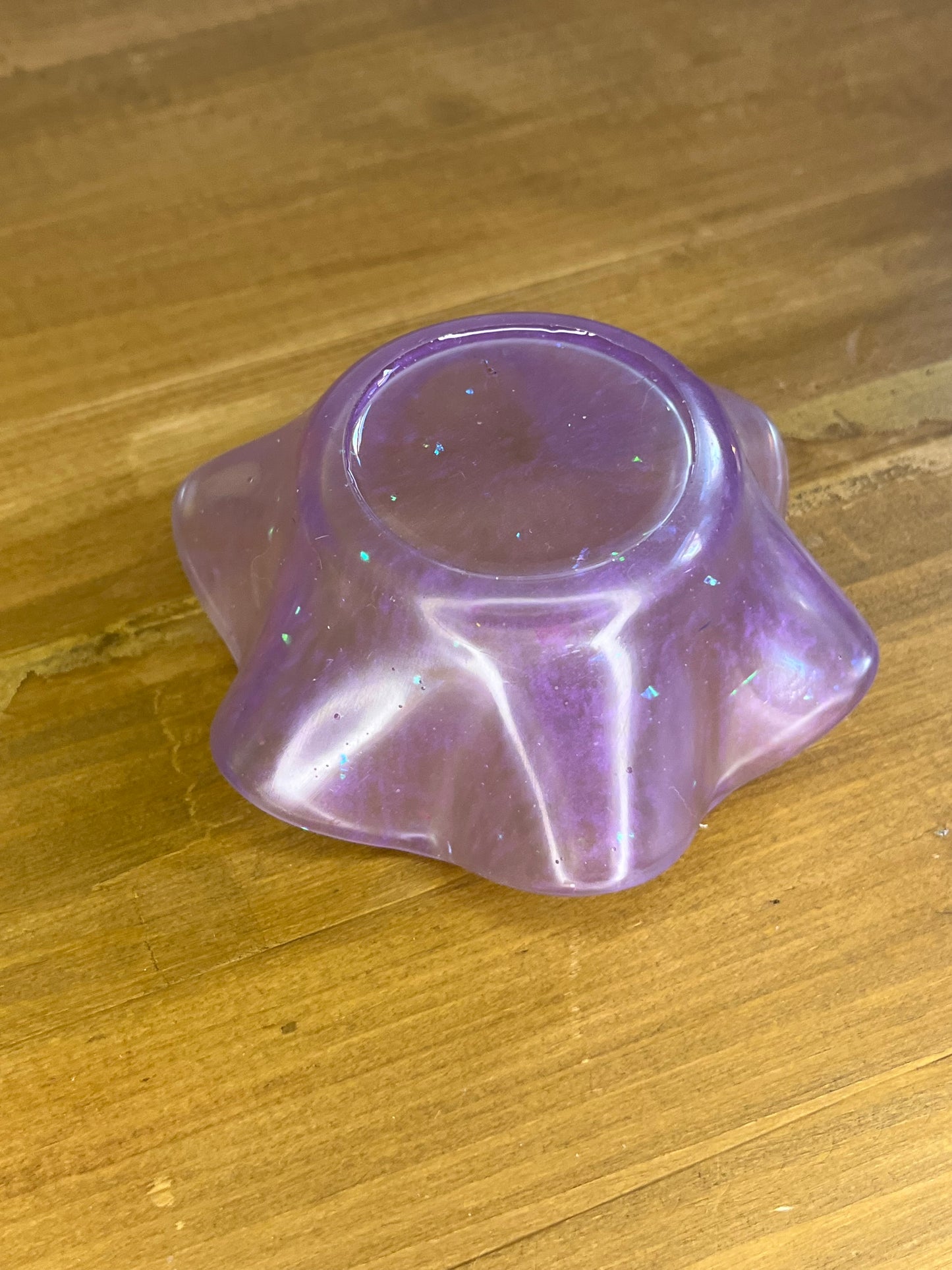 purple t light holder