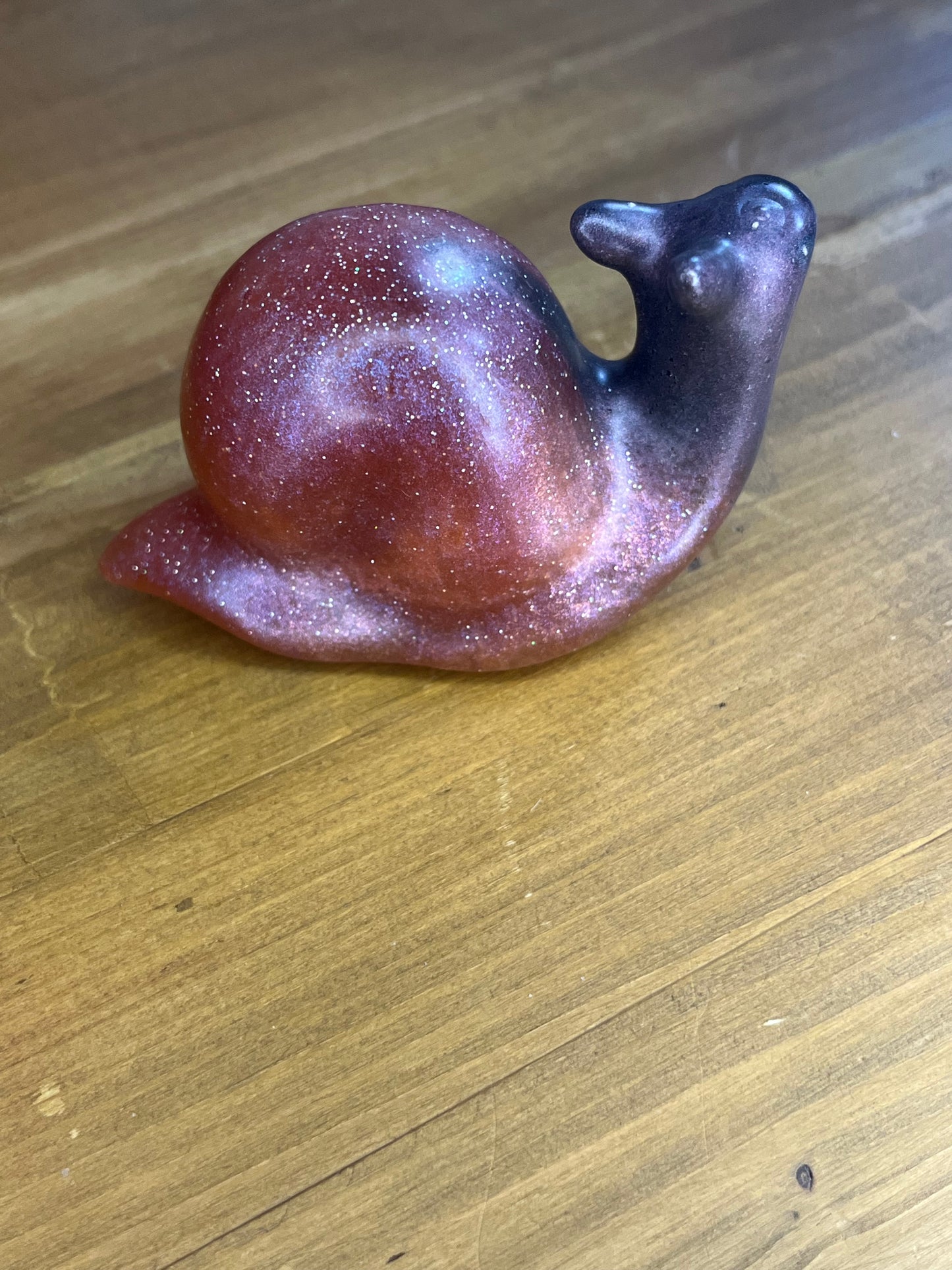 Schwarze Schnecke Deko, Miniatur-Skulptur mit Glitzer-Finish
