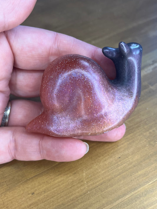 Schwarze Schnecke Deko, Miniatur-Skulptur mit Glitzer-Finish