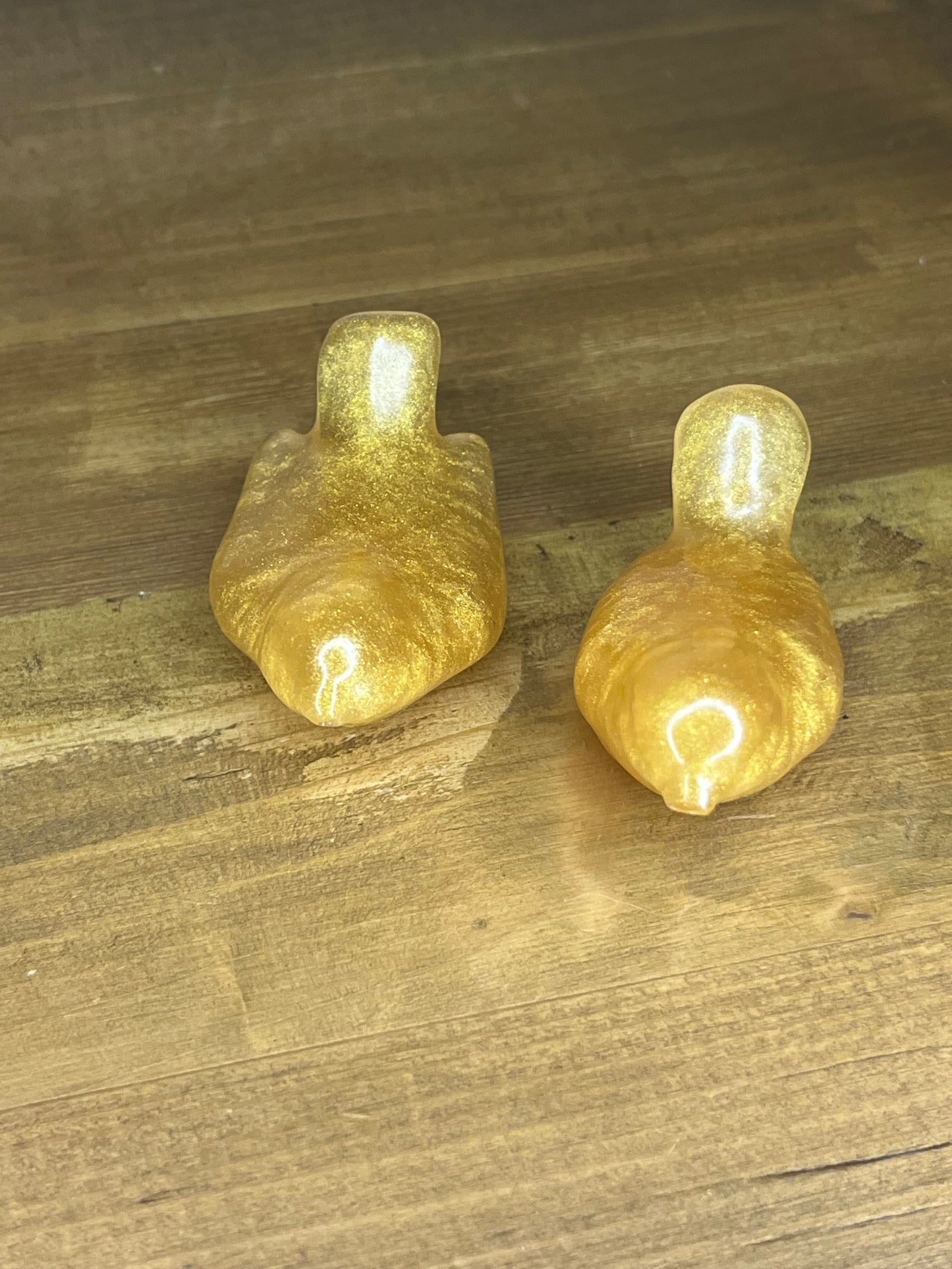 Small resin bird figures, light gold figurines