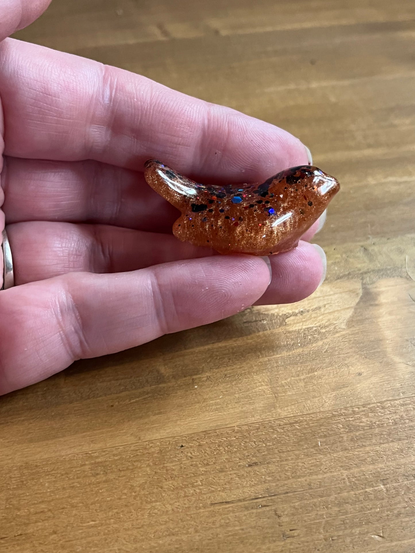 Red Speckled Resin Birds, Handmade Collectable Figurines, Decorative Craft Avians,