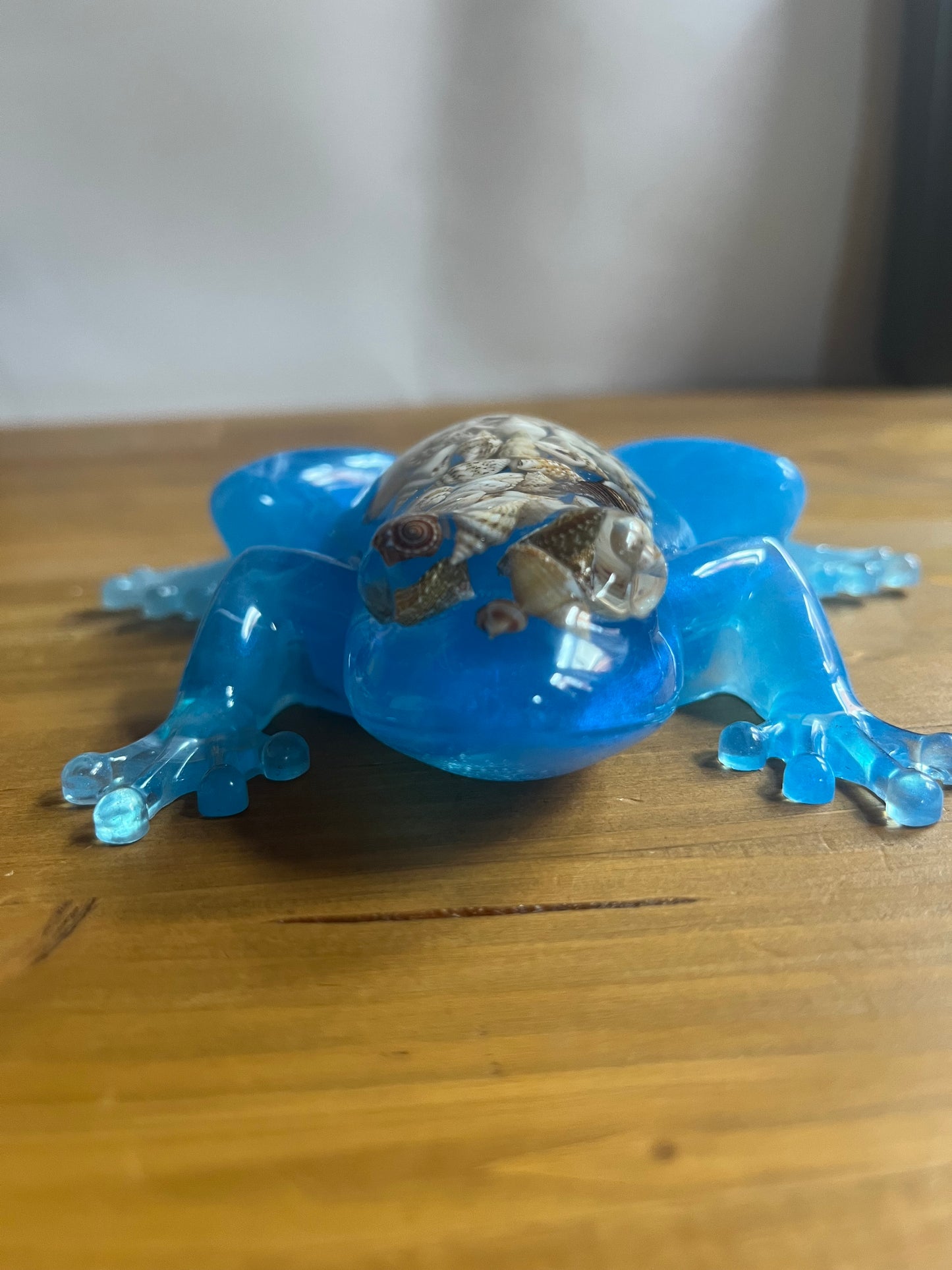 Ocean‑Inspired Resin Frog Figurine, Pocket Pets Collection
