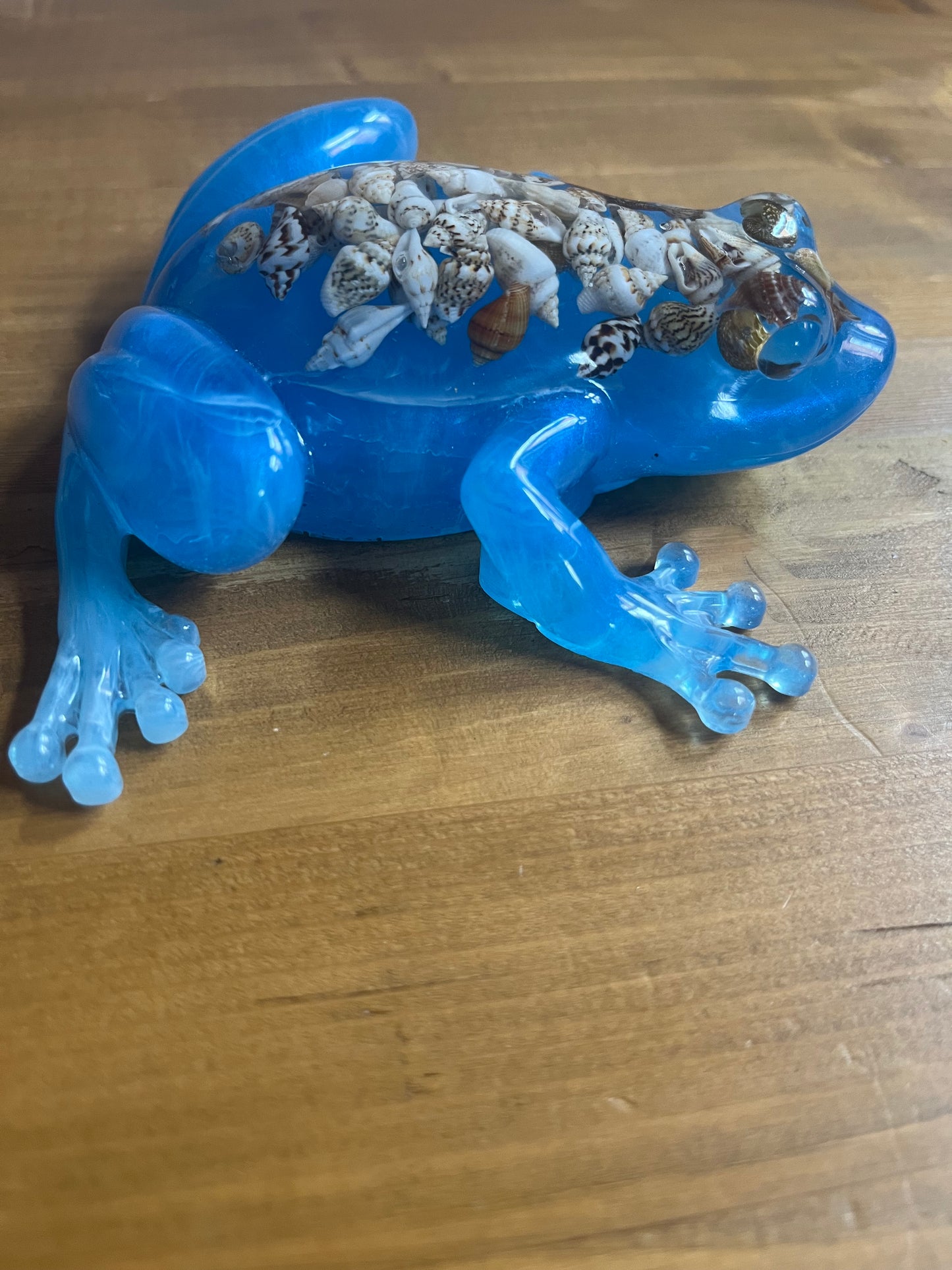 Ocean‑Inspired Resin Frog Figurine, Pocket Pets Collection