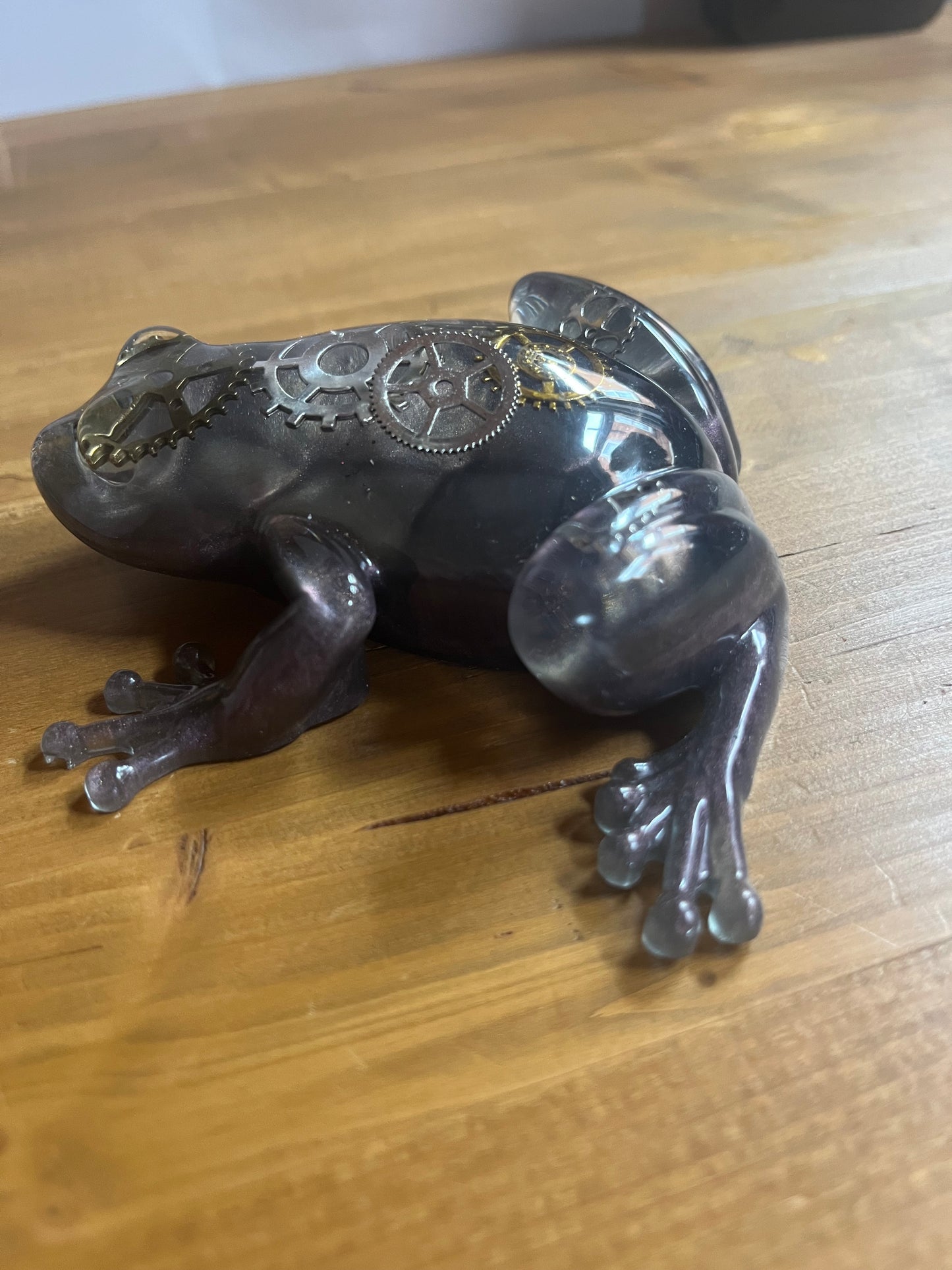 Steampunk Resin Frog Sculpture – Handcrafted Metallic Purple Animal Art Piece