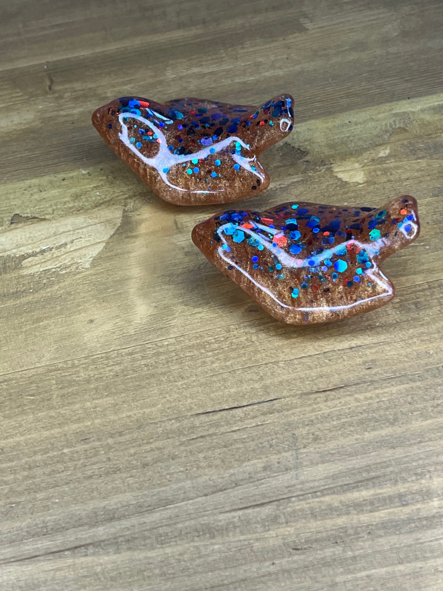 Red Speckled Resin Birds, Handmade Collectable Figurines, Decorative Craft Avians,
