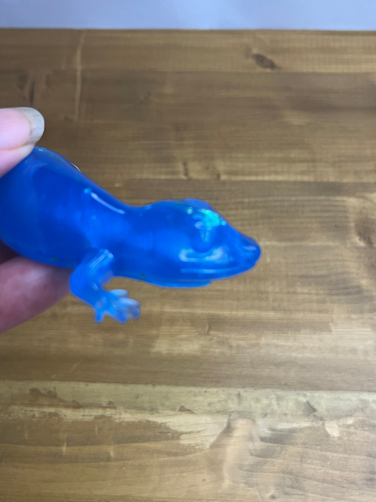 Blue Resin Gecko Figurine, Glossy Lizard with Colorful Accents