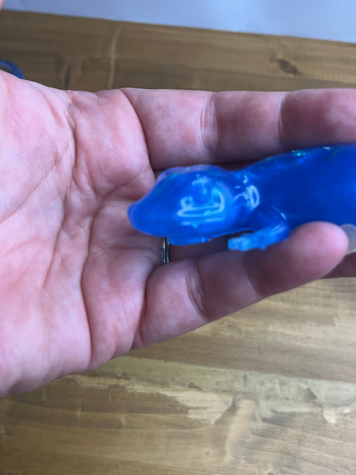 Blue Resin Gecko Figurine, Glossy Lizard with Colorful Accents