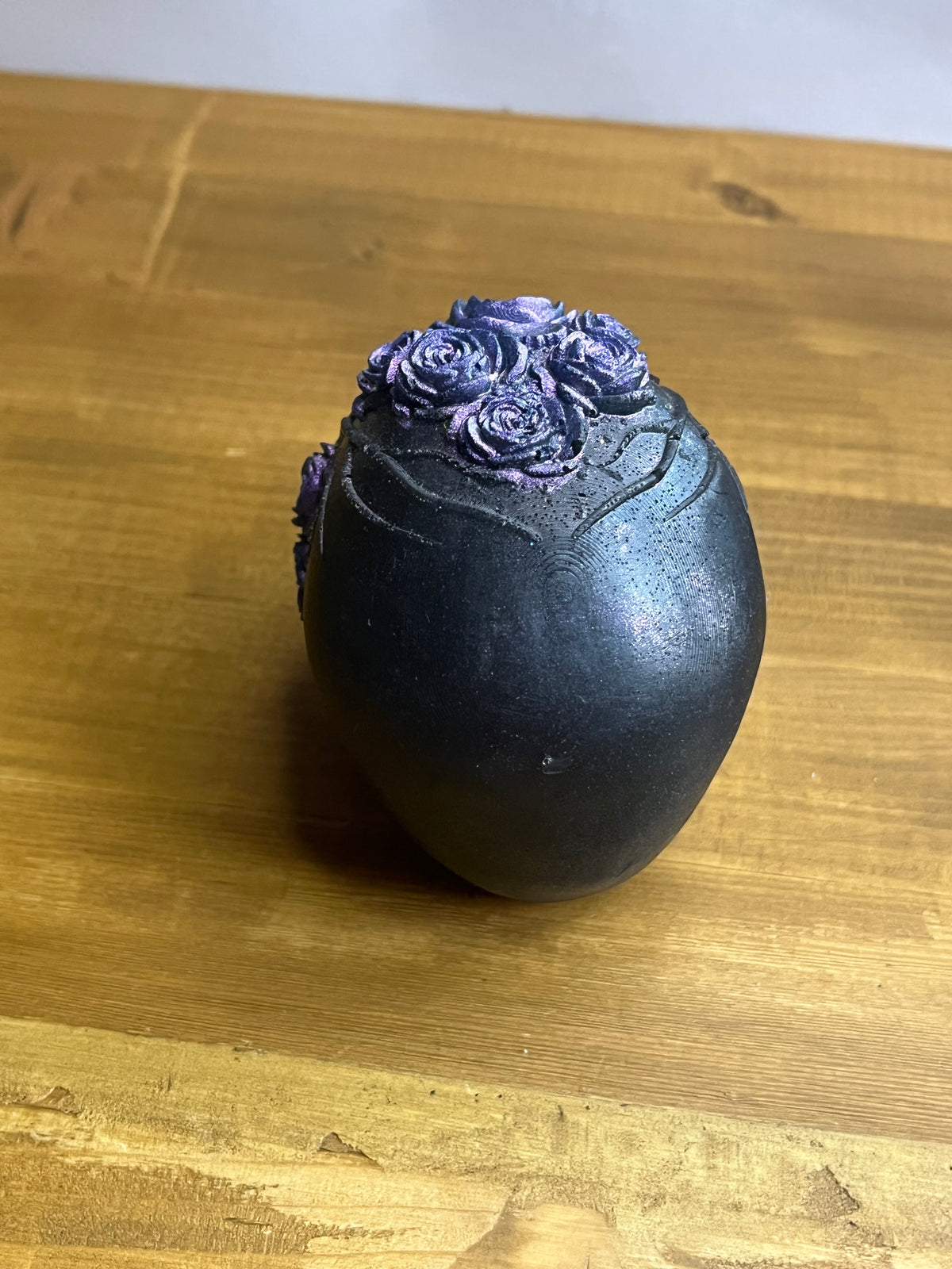 Black Resin Skull With Flowers, Floral Collectible Figurine Desk Buddy