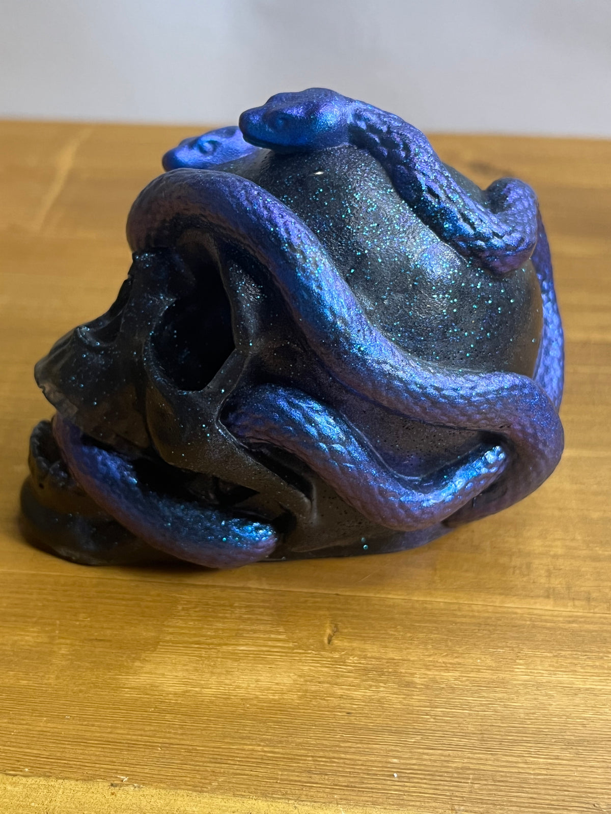 Resin Skull with Snakes, Gothic Halloween Decor, Handcrafted Sculpture for Horror Enthusiasts
