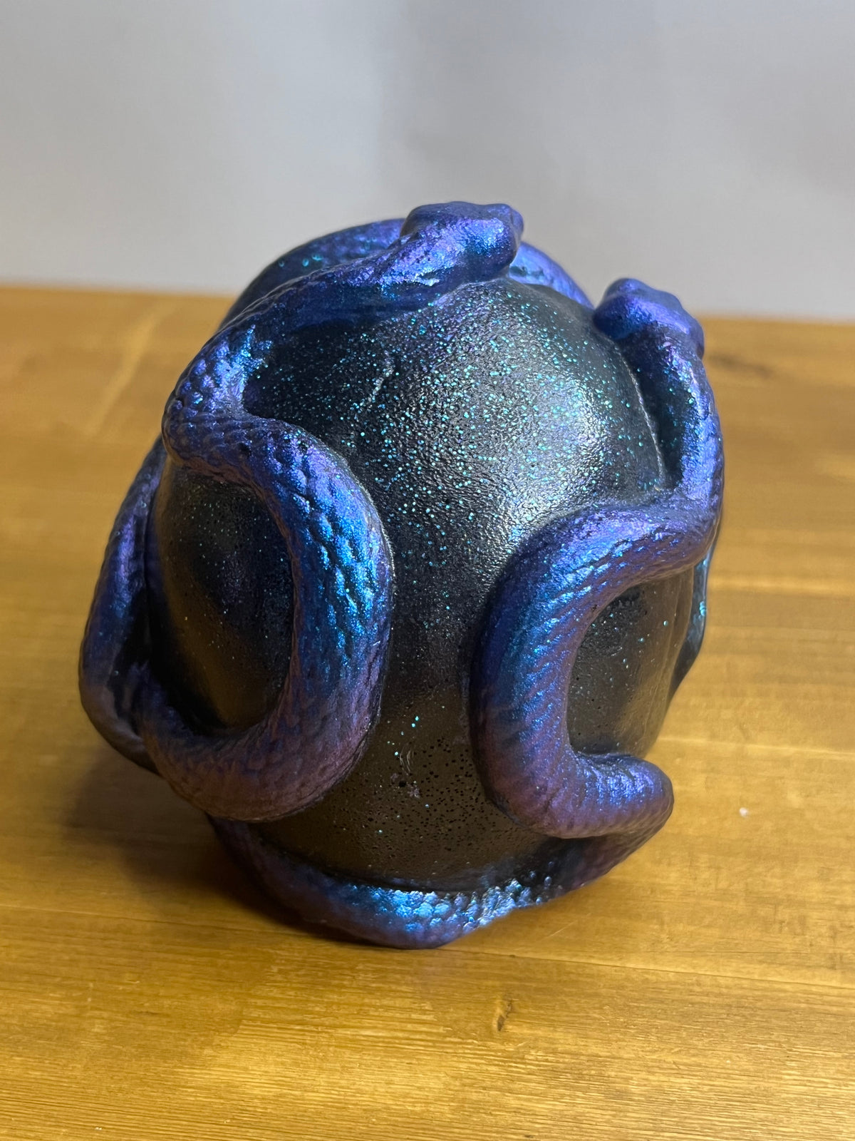 Resin Skull with Snakes, Gothic Halloween Decor, Handcrafted Sculpture for Horror Enthusiasts