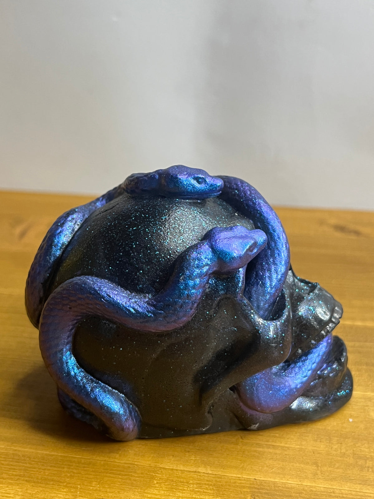 Resin Skull with Snakes, Gothic Halloween Decor, Handcrafted Sculpture for Horror Enthusiasts