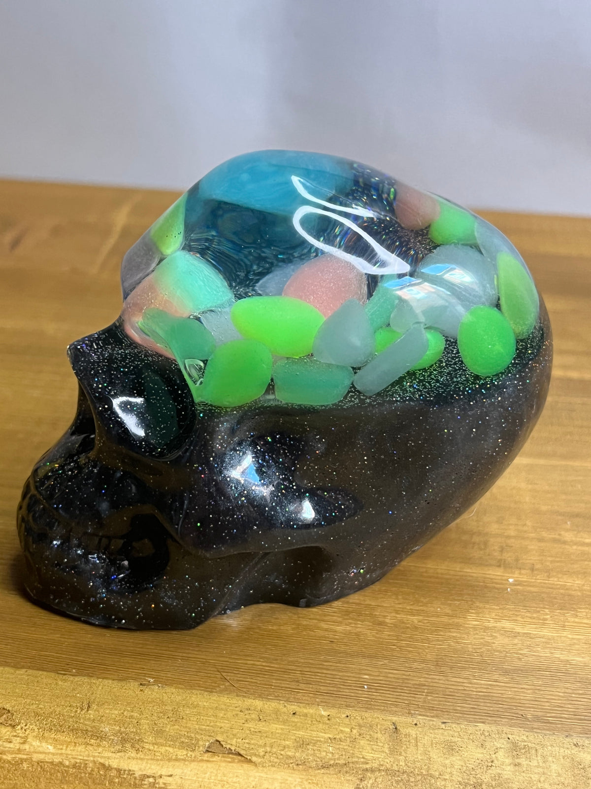 Resin Skull Figurine, Glow in the Dark Rocks and Glitter Decor