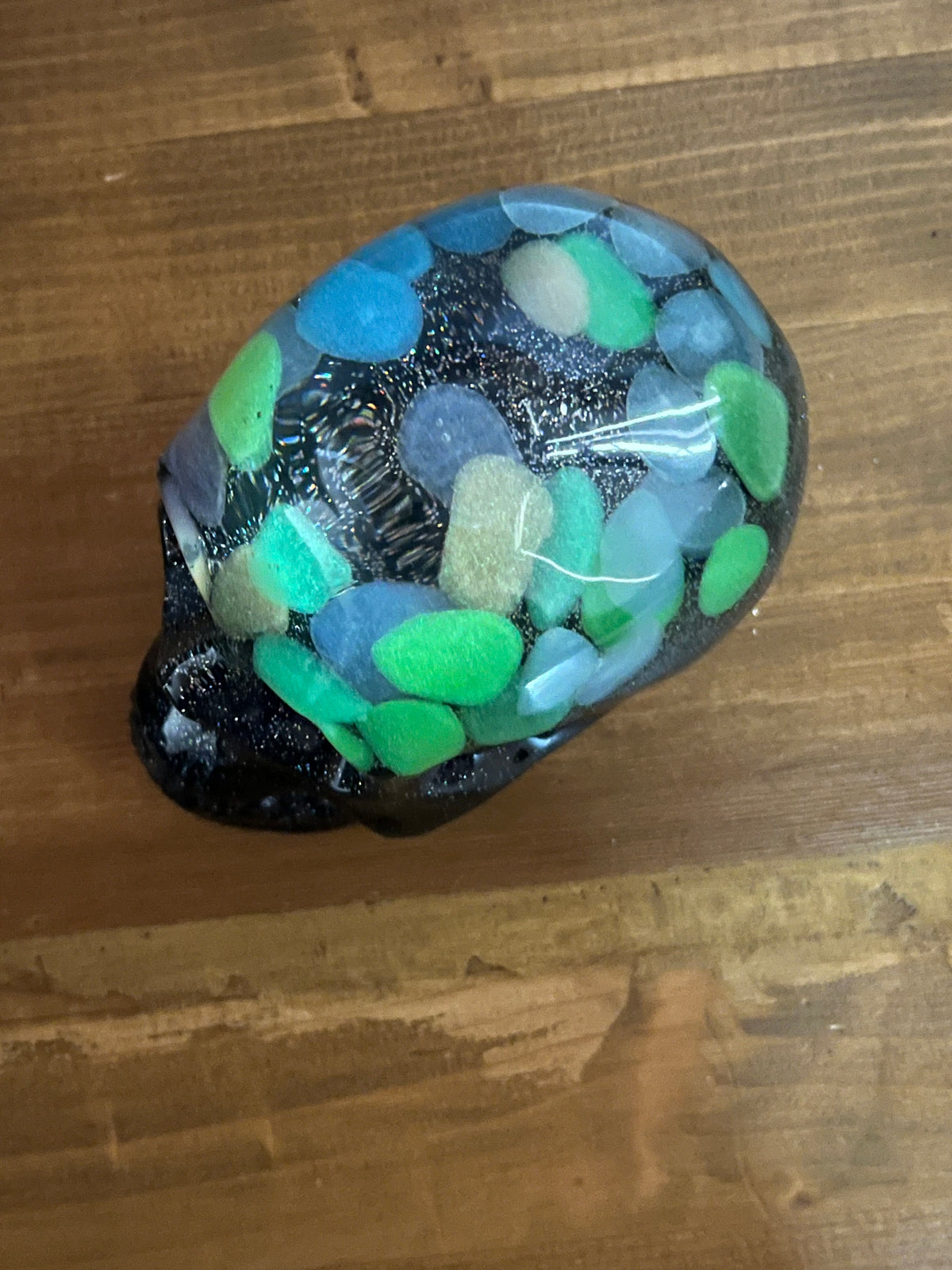 Resin Skull Figurine, Glow in the Dark Rocks and Glitter Decor